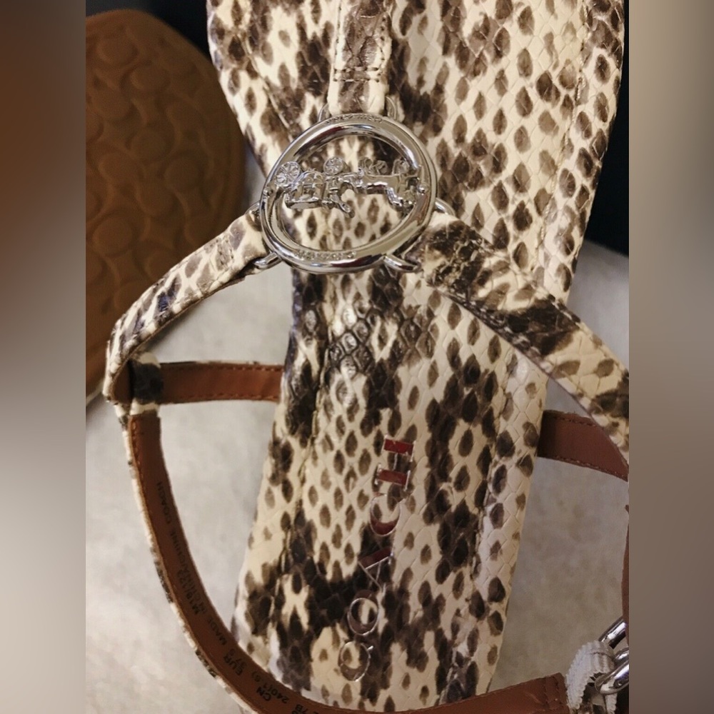 🤎COACH Jasmin PTE Natural Snakeskin Print Flat Toe Thong Strap Sandal - Picture 2 of 10